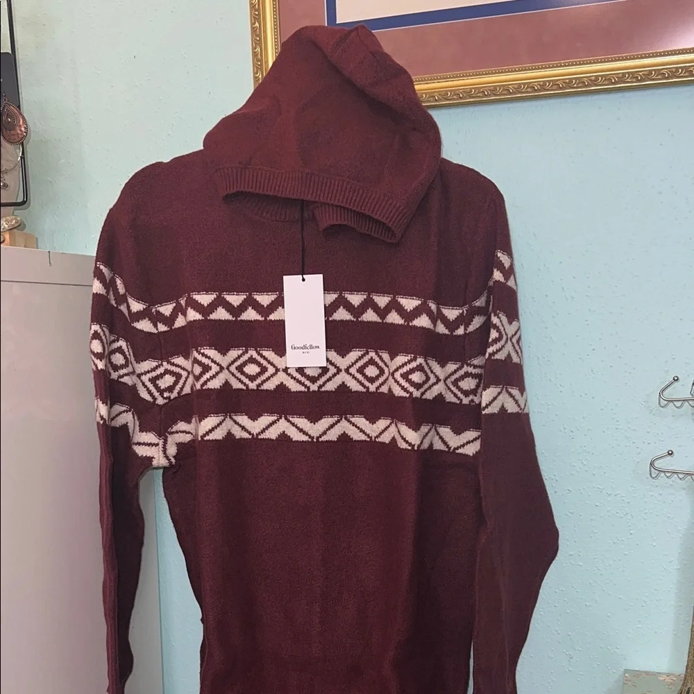 Goodfellow & Co Burgundy Crewneck Sweater